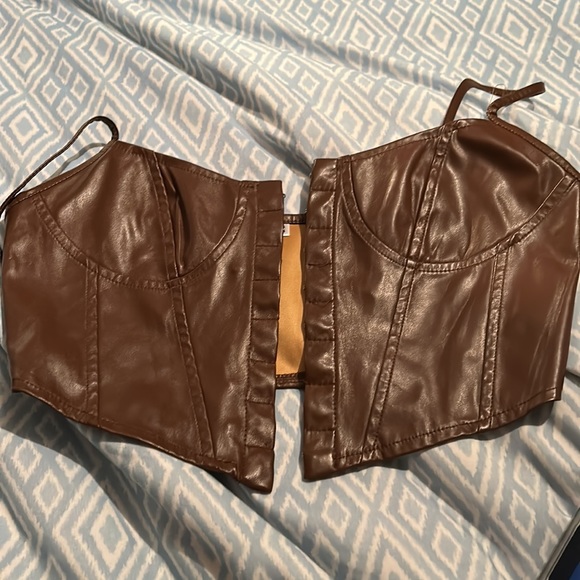 Leather crop top - Picture 2 of 4